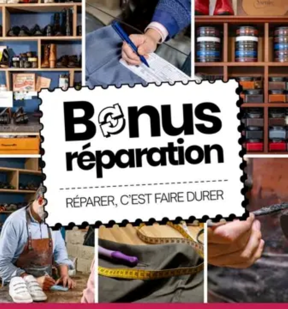 Vêtements pliés et outils de couture symbolisant une démarche écoresponsable